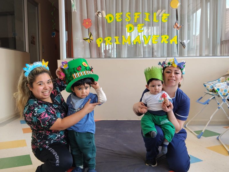 DESFILE DE PRIMAVERA CON MATERIALES RECICLADOS