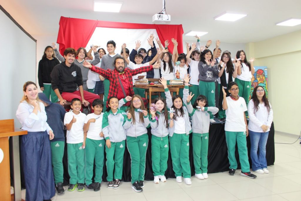 PRESENTACIÓN DE “EL SOLDADITO DE PLOMO” ACERCA EL TEATRO Y LA LITERATURA A LOS ESTUDIANTES